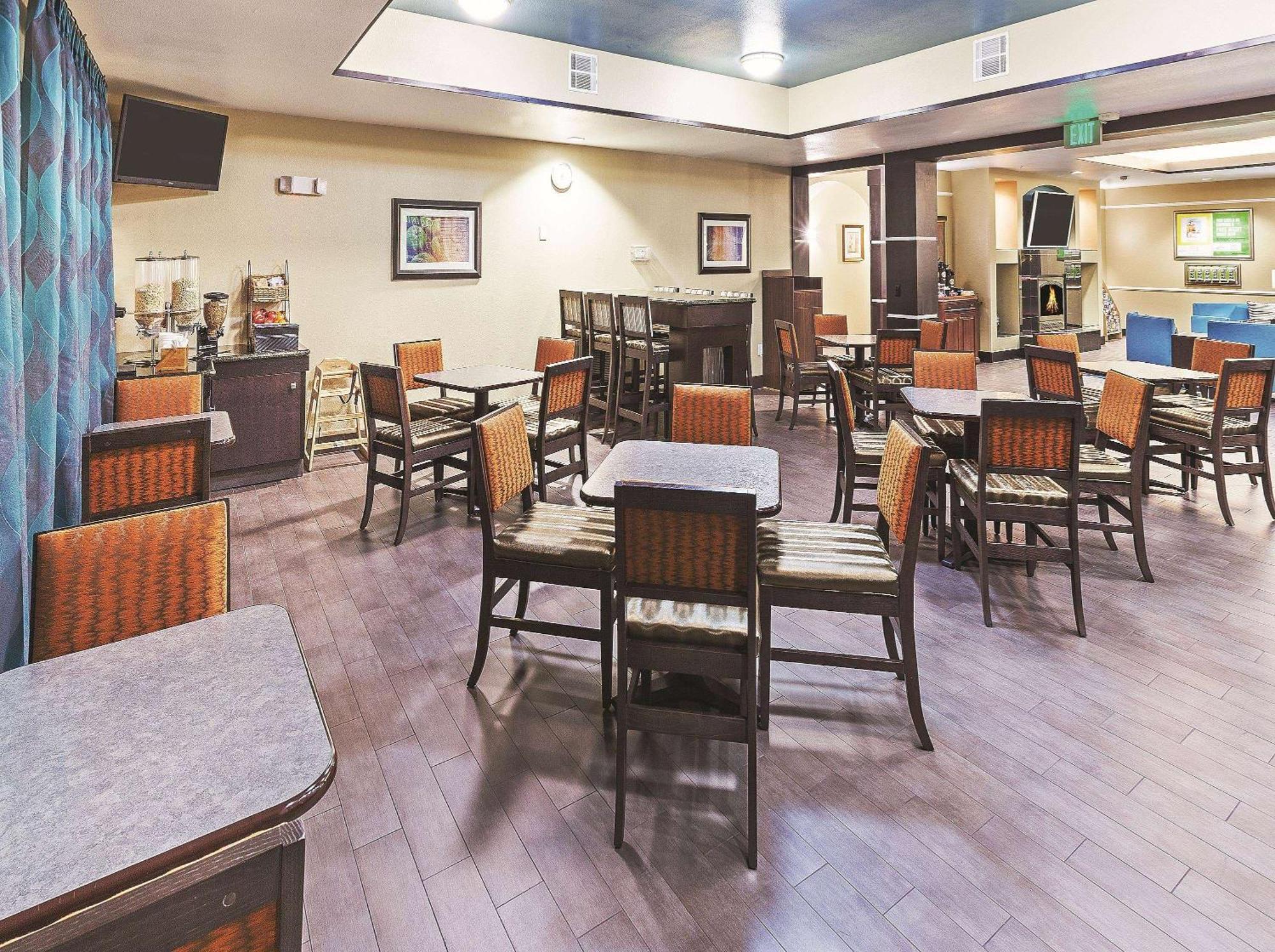 Hotel La Quinta By Wyndham Hobby Airport 3*