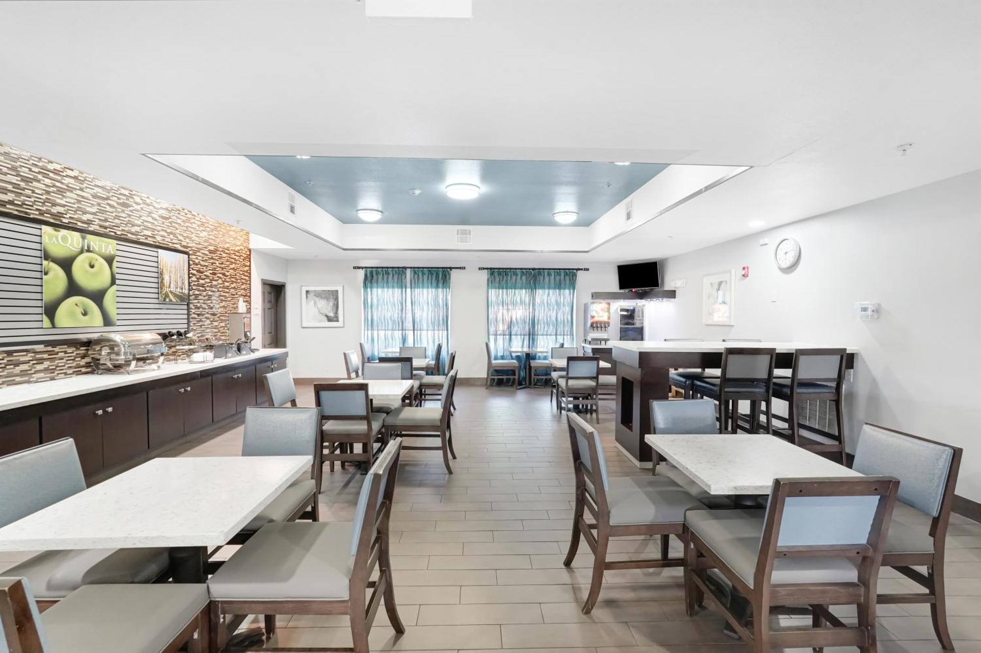 Hotel La Quinta By Wyndham Hobby Airport 3*