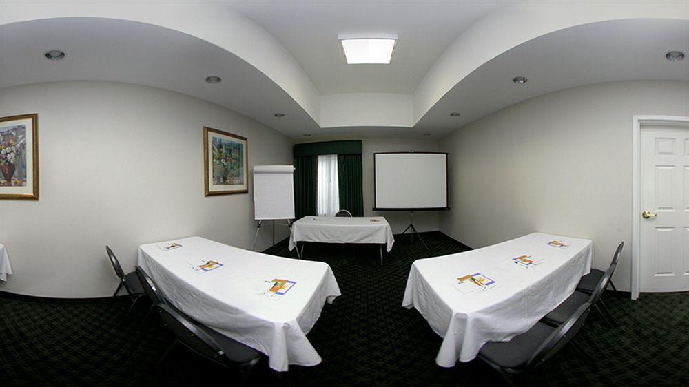 Hotel La Quinta By Wyndham Hobby Airport 3*